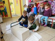 Šroubujeme, zatloukáme, vrtáme a řežeme -polytechnika ve školce